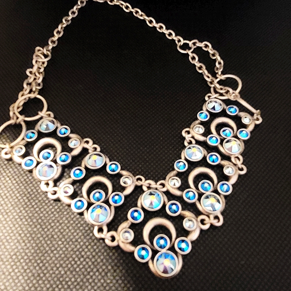 Shimmer V Necklace, Vintage